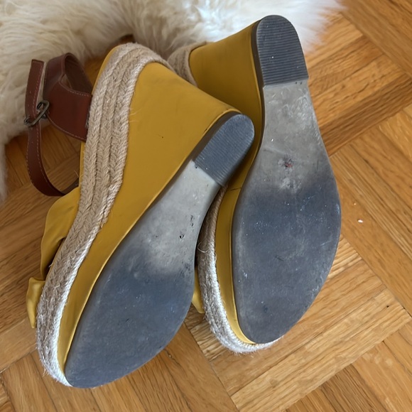 Material Girl Shampine yellow espadrilles platform sandal - Picture 4 of 8